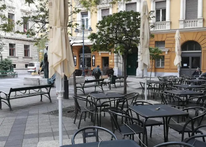 Nomad & Πανσιόν 4*