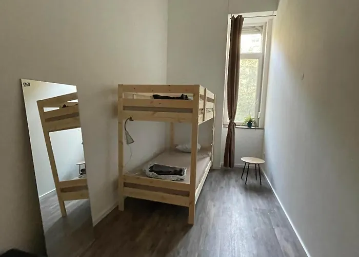 Nomad & 4* Budapesta